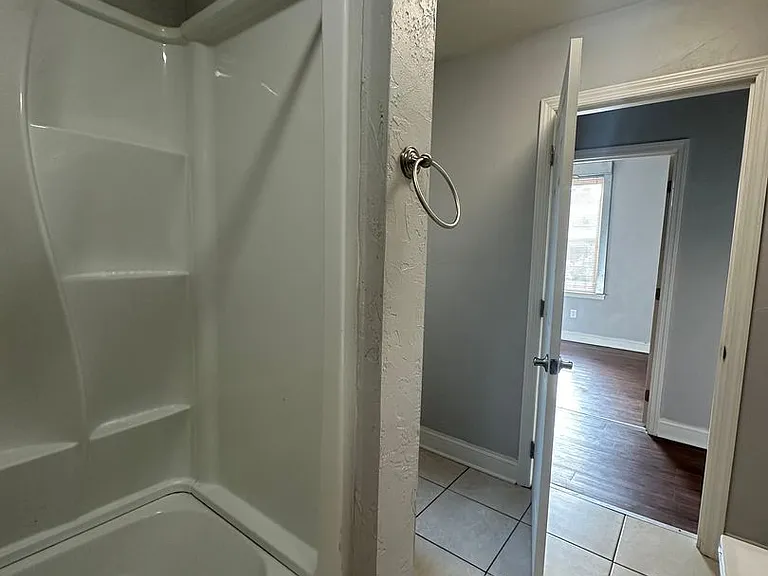1021 East Carson Street — Photo 11
