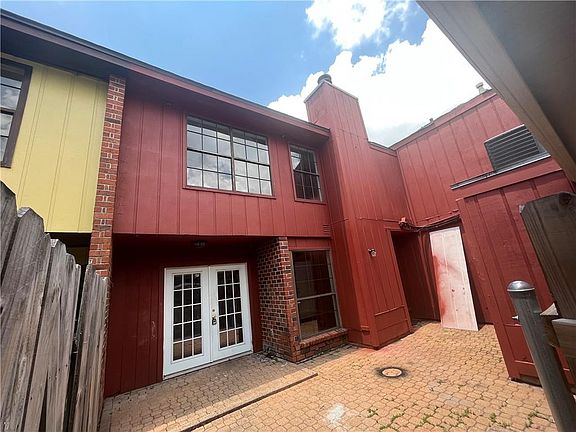 4th image of 1608 Chimney Wood Ln #1608