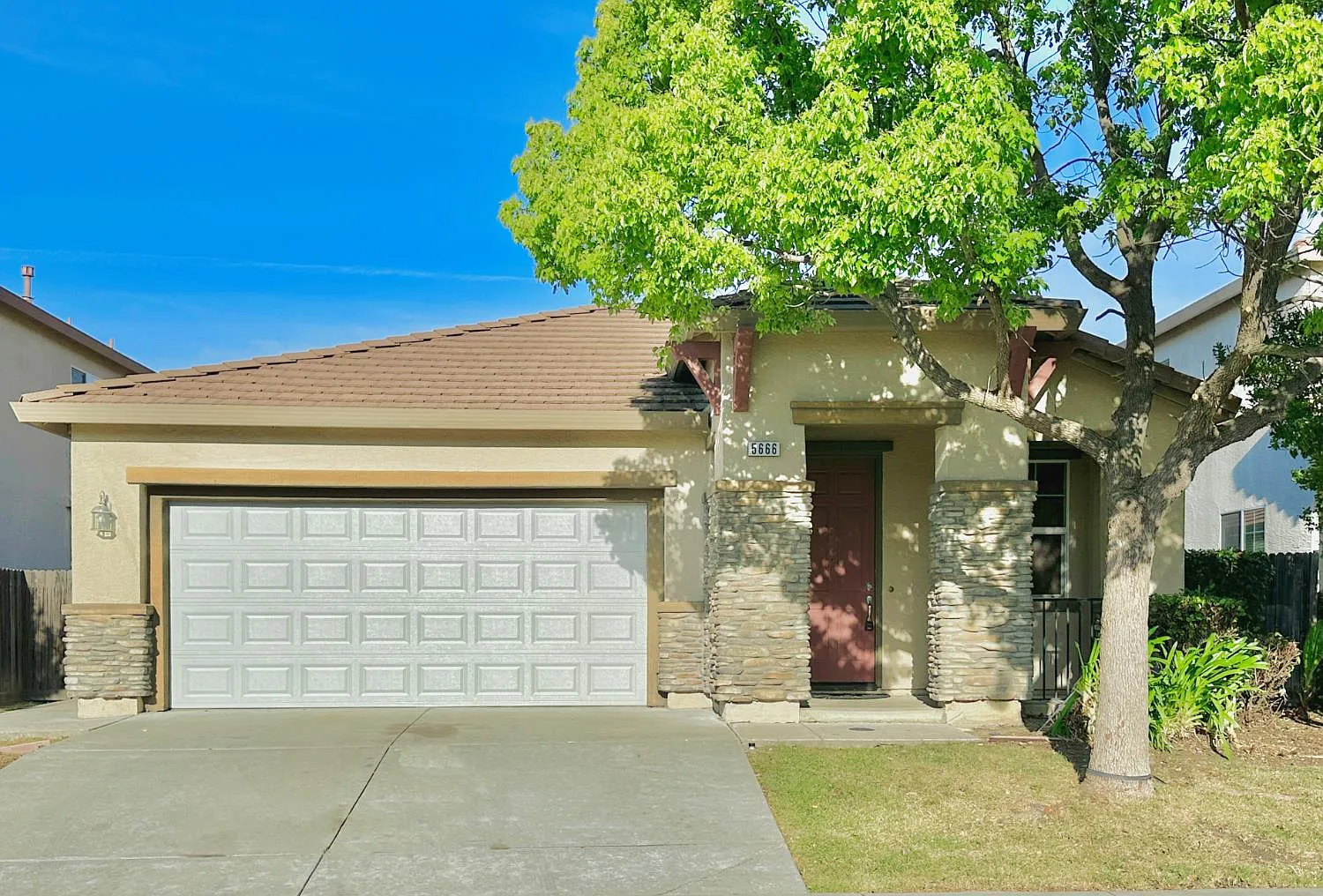 5666 La Casa Way photo 1