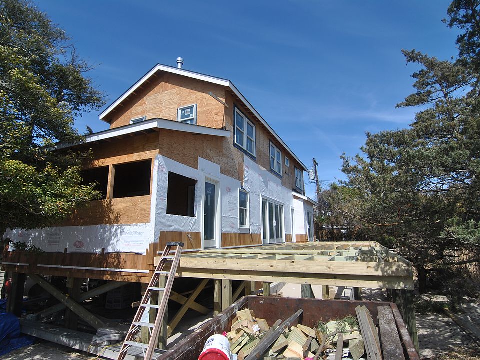 1st image of 109 Bungalow Walk