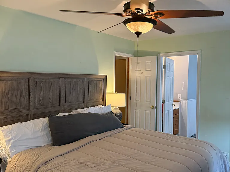 15045 Holleyside Dr — Photo 6