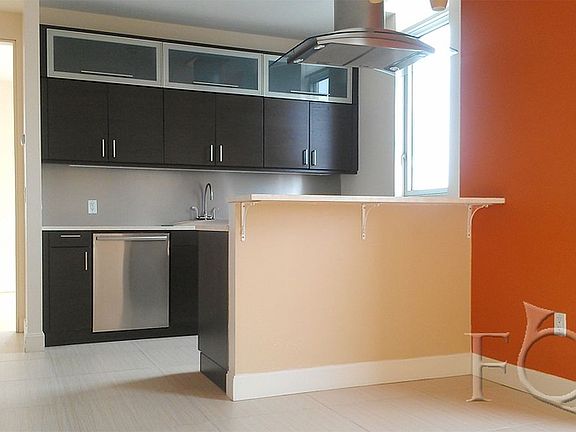 2nd image of 556 3rd Ave #Ph1a