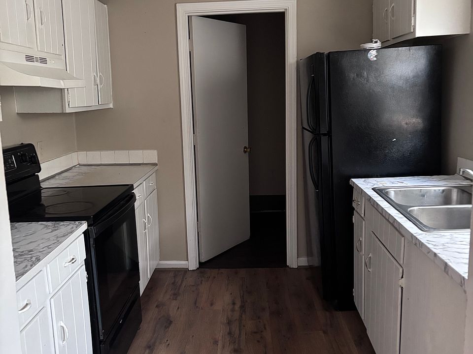 2nd image of 221 Osage Ct