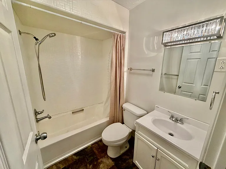 217 E Main St — Photo 8