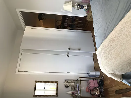 Rented by Manhattan Management LLC | media 31