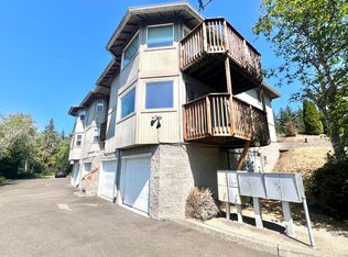 3730 Buccaneer Ln, North Bend, OR 97459