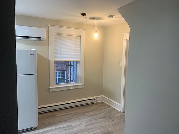 2nd image of 1686 Lincoln Hwy E APT 3