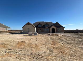 813 Valley Ridge Rd, Van Alstyne, TX 75495