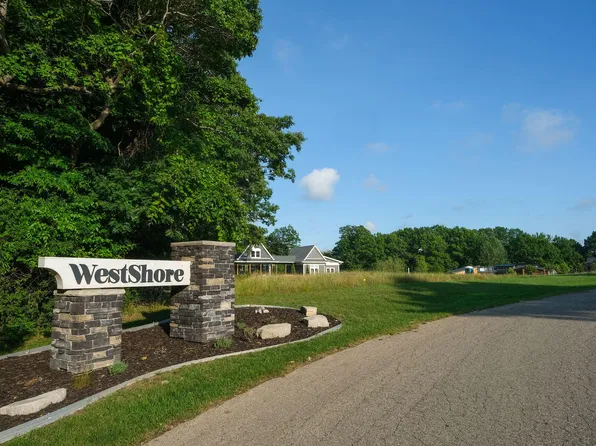 720 Golfview Dr, Douglas, MI 49406