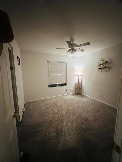 3 bed, 2.5 bath, 1884 sqft, $900 — Photo 1
