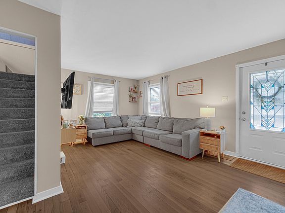 4th image of 114 Beverly Ln