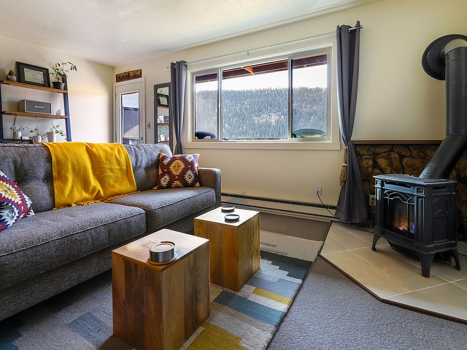 Living Room W Gas Fireplace