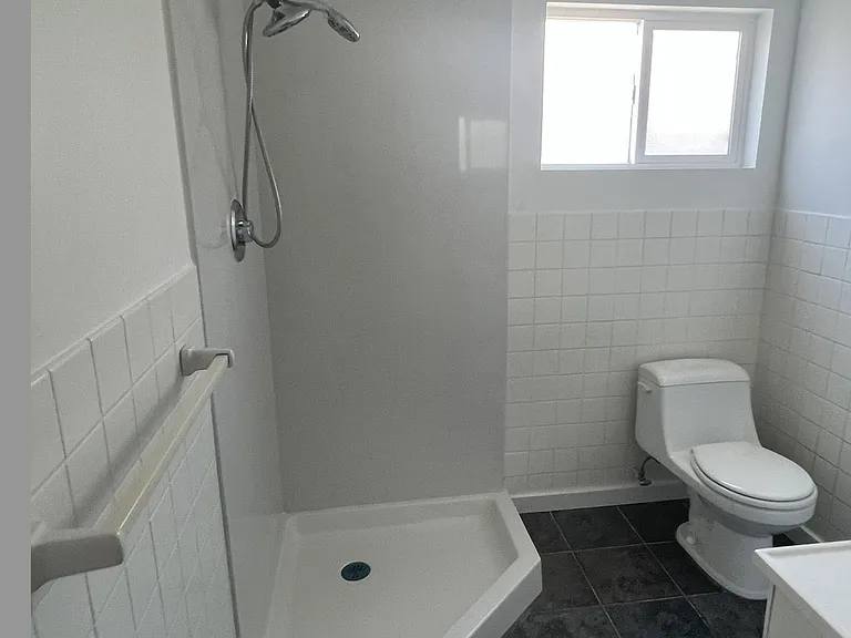 1305 California Dr — Photo 11
