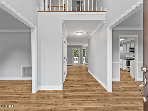 4th image of 1023 Ambleside Ct