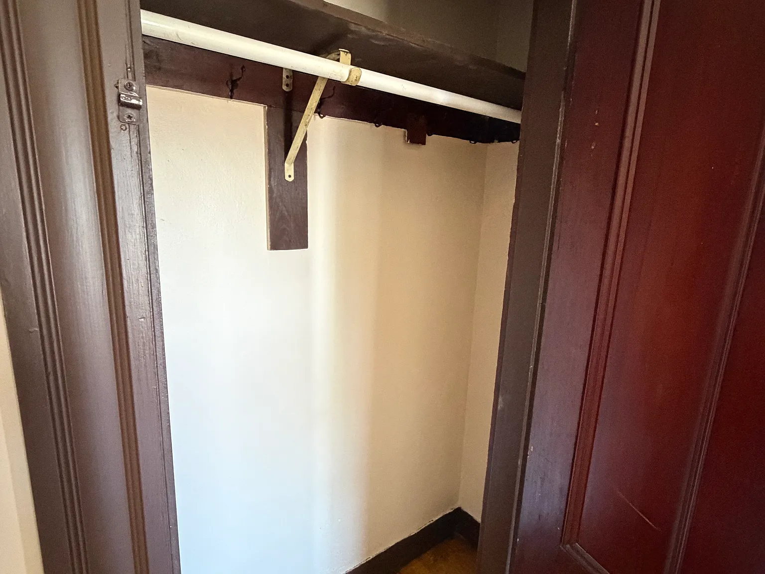 8 bed, $1,050 — Photo 4