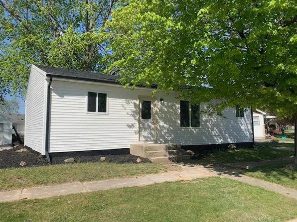 562 Roanoke Rd, Kingsford Heights, IN 46346
