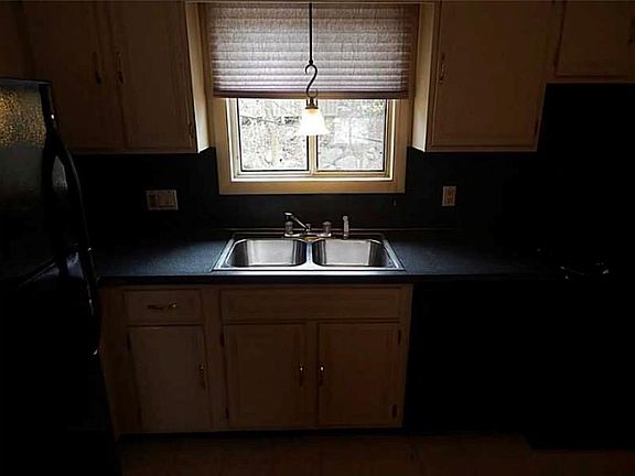 5th image of 60 Bethel St APT 6B
