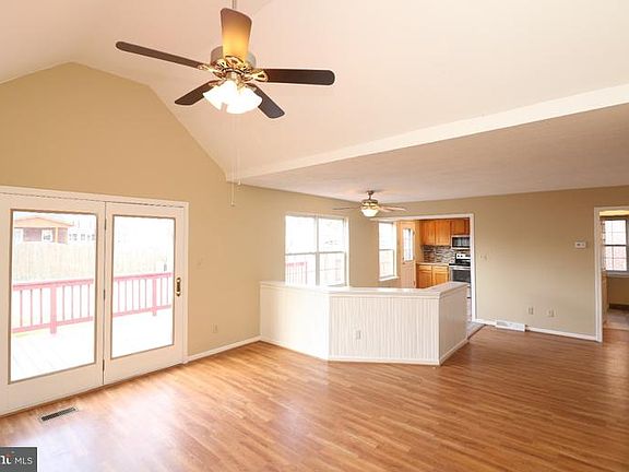 3rd image of 206 W Reamer Ave