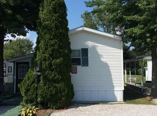 1013 Middle Bass Ln, Oak Harbor, OH 43449