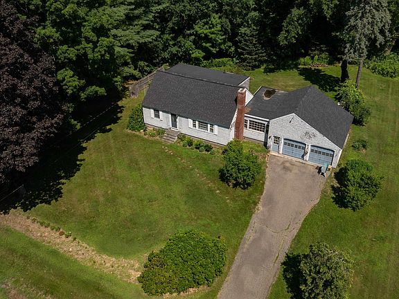 3rd image of 6 Exeter Road