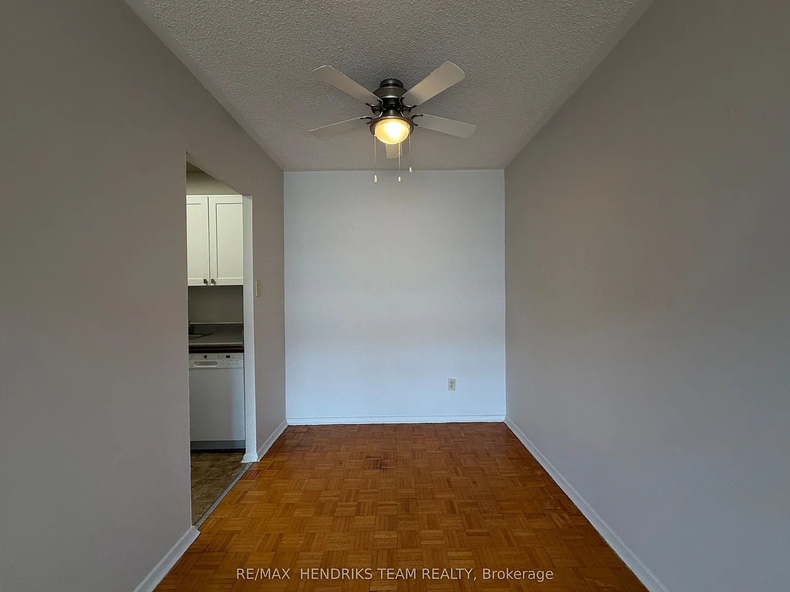 49 Leaside Dr — Photo 4