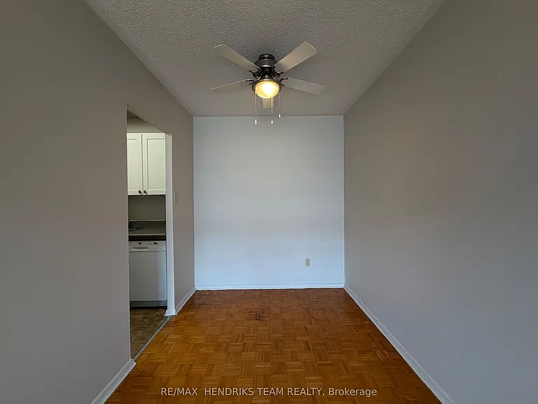 49 Leaside Dr #303 — Photo 4