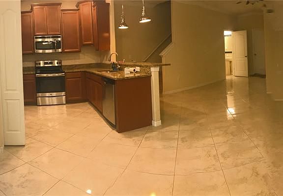 3rd image of 11949 Greengate Dr