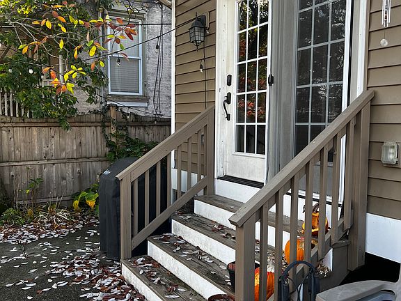3rd image of 421 Gay St