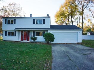 3660 Beaumont Dr, North Olmsted, OH 44070