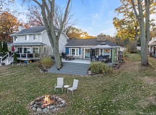 5952 Bullard Rd, Fenton, MI 48430