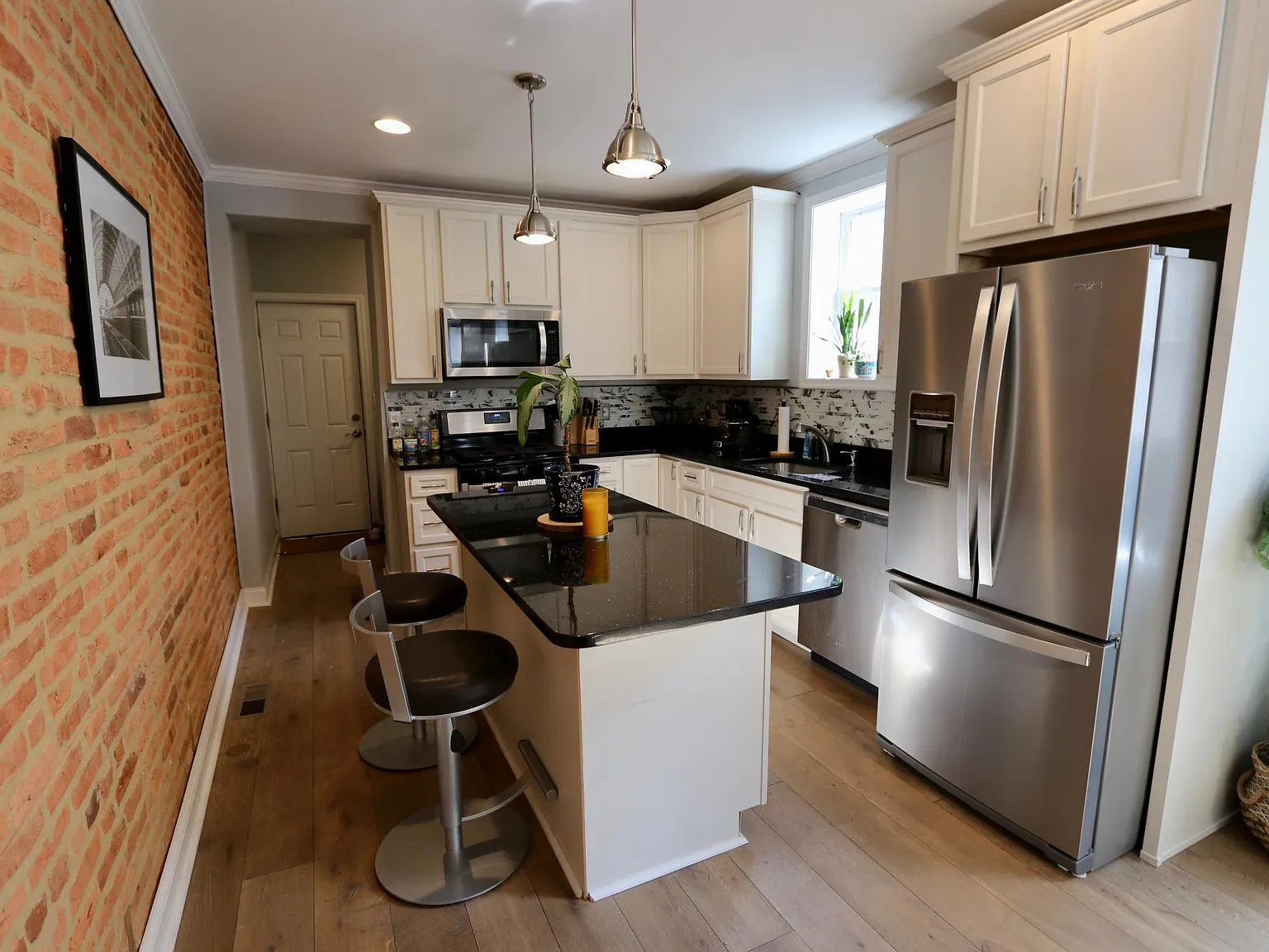 1 N Bradford St — Photo 4