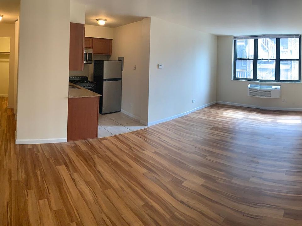 1st image of 7522 N Greenview Ave APT 207