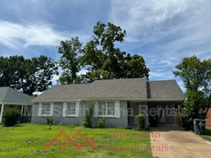 3 bed, 1.5 bath, 1121 sqft, $1,250 — Photo 1