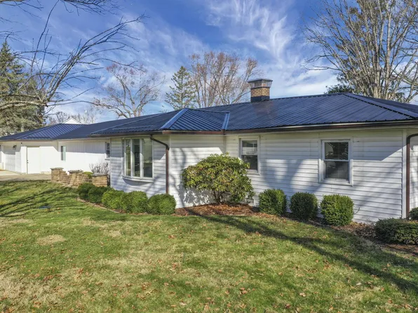 122 Wilshire Dr, Hebron, OH 43025