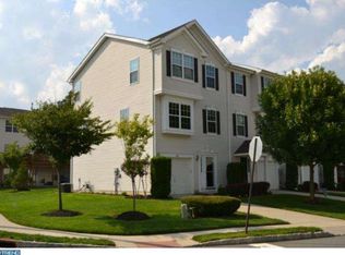 472 Dorchester Dr, Delran, NJ 08075