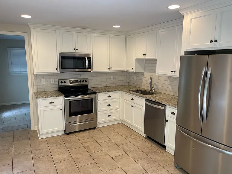 607 Floral St — Photo 6