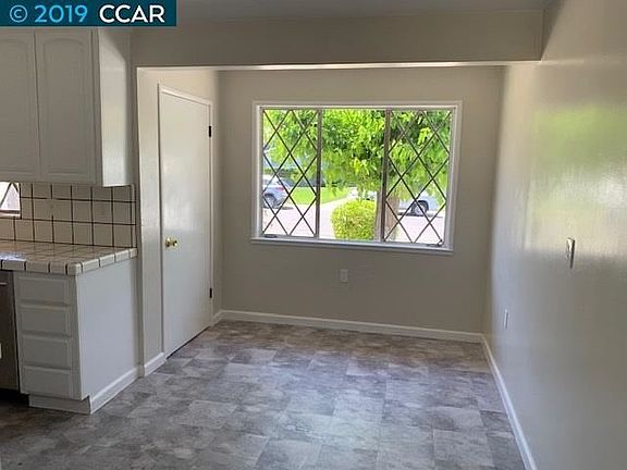 5th image of 5149 Smith Dr
