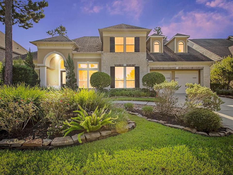 1st image of 7 Clare Point Dr