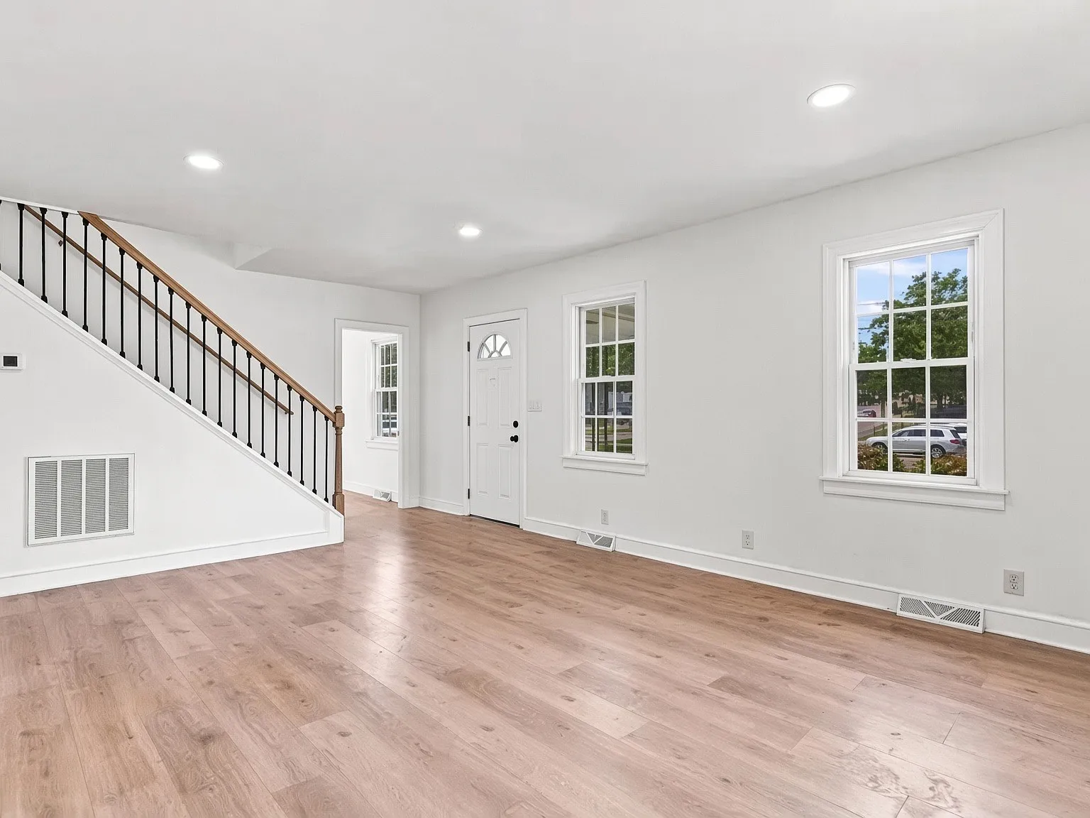 3 bed, 1576 sqft, $1,870 — Photo 4