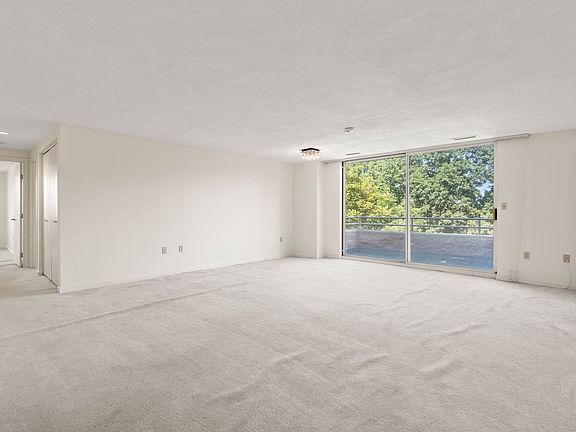 4th image of 50 Watertown St APT 402
