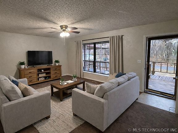 2nd image of 205 W Ragan St