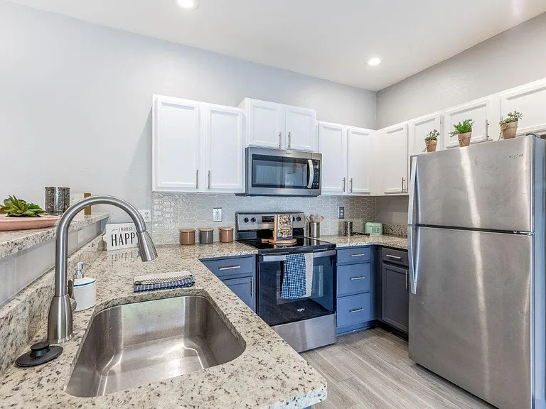 The Overlook At Golden Hills Apartment Homes — Photo 3