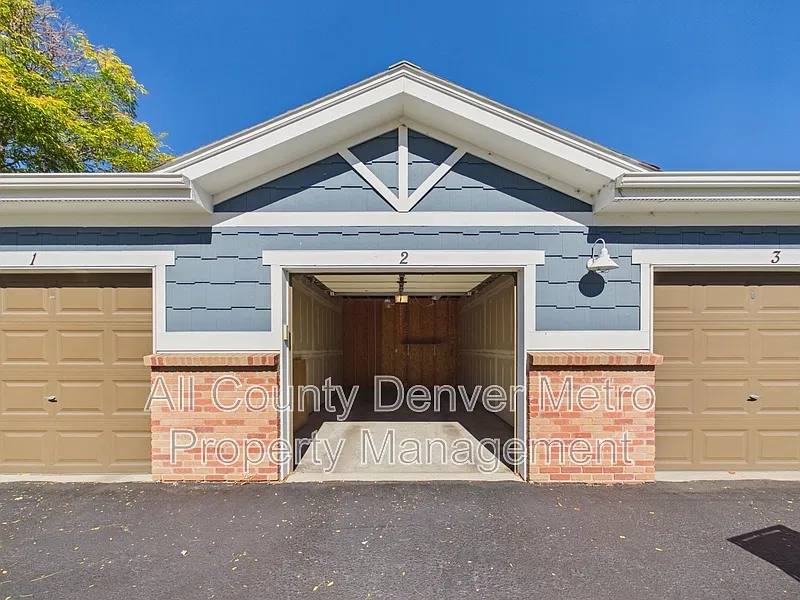 2 bed, 2.5 bath, 1211 sqft, $2,035 — Photo 4