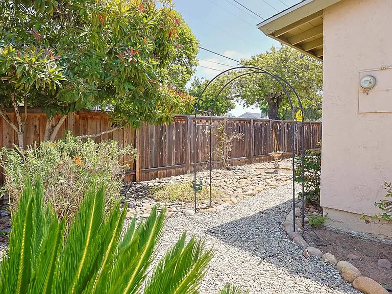 610 Country Club Ln — Photo 59