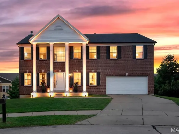 26 N Brighton Park Ct, Saint Charles, MO 63303