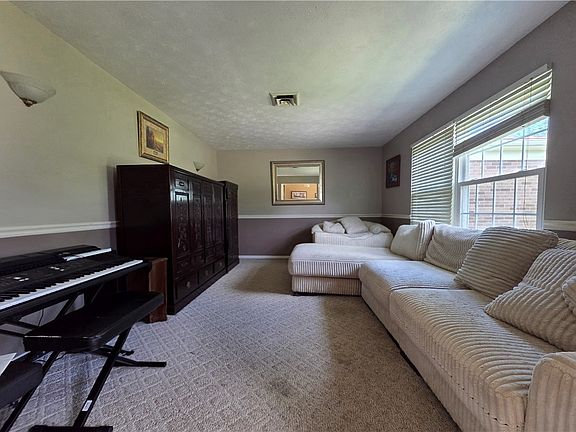 5th image of 3635 Kemp Rd