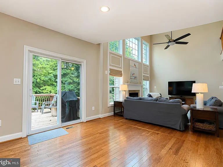 23017 Holloway Ct — Photo 26