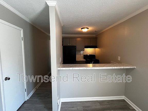 3rd image of 5846B Century Oaks Dr
