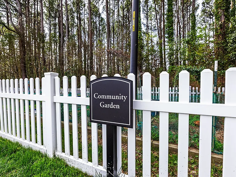 The Reserve at Meadowmont Apartments and Townhomes — Photo 60