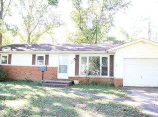 1212 Laura Ln, Marion, IL 62959